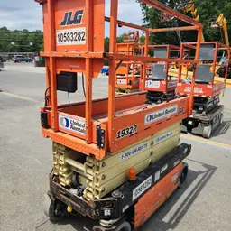 2017 JLG 1932R Scissor Lift
