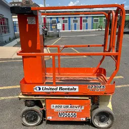 2016 JLG 1230ES Self-Propelled One-Person Lift