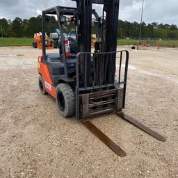 2019 Toyota 8FDU25 Warehouse Forklift