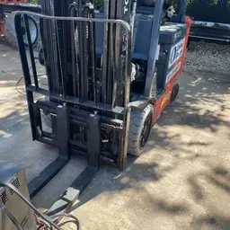 2019 Toyota 8FBCU25 Warehouse Forklift