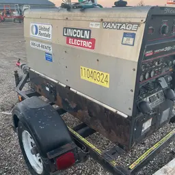 2020 Lincoln Electric VANTAGE 322 Welder