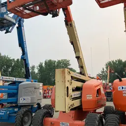 2015 JLG 450AJ Articulating Boom Lift