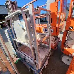 2016 Genie GR-20 Self-Propelled One-Person Lift