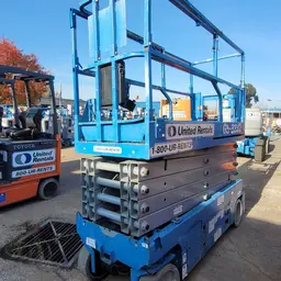 2017 Genie GS-3232 Scissor Lift