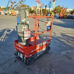 2018 Skyjack SJ12 Self-Propelled One-Person Lift