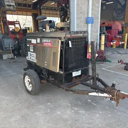 2019 Lincoln Electric VANTAGE 549 Welder