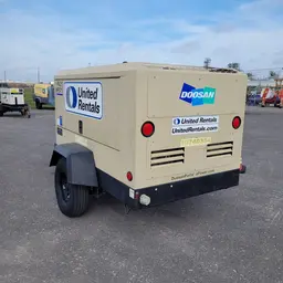2018 Doosan P425/HP375WCUT4 Air Compressor