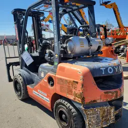 2017 Toyota 8FGU30 Warehouse Forklift