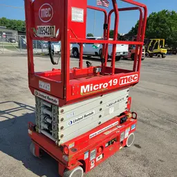 2019 MEC MICRO 19 Scissor Lift