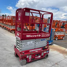 2018 MEC MICRO 19 Scissor Lift