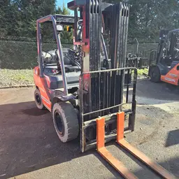 2019 Toyota 8FGU30 Warehouse Forklift