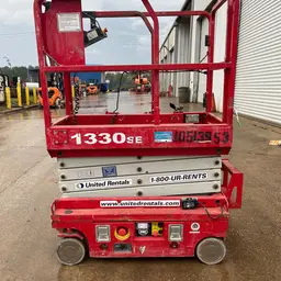 2016 MEC 1330SE Scissor Lift