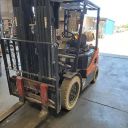 2017 Doosan G25E-5 Warehouse Forklift