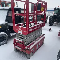 2018 MEC MICRO 19 Scissor Lift