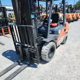 2018 Toyota 8FGU30 Warehouse Forklift