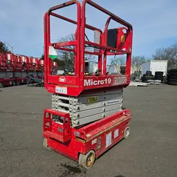 2018 MEC MICRO 19 Scissor Lift