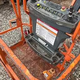 2013 JLG E400AJPN Articulating Boom Lift