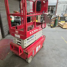 2017 MEC 1330SE Scissor Lift