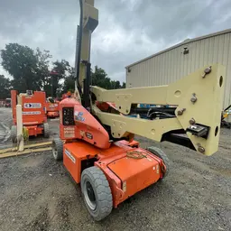 2016 JLG E400AJPN Articulating Boom Lift