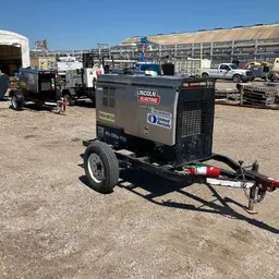 2019 Lincoln Electric VANTAGE 322 Welder