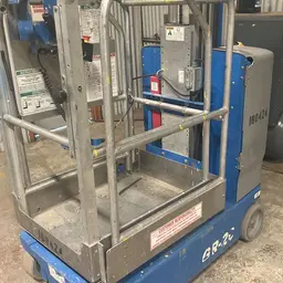 2016 Genie GR-20 Self-Propelled One-Person Lift