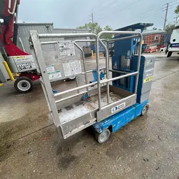 2017 Genie GR-15 Self-Propelled One-Person Lift
