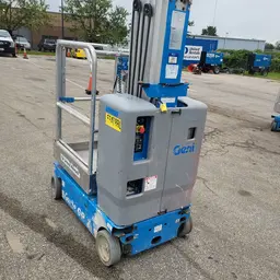 2017 Genie GR-20 Self-Propelled One-Person Lift