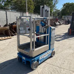 2017 Genie GR-20 Self-Propelled One-Person Lift