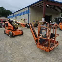 2013 JLG E400AJPN Articulating Boom Lift