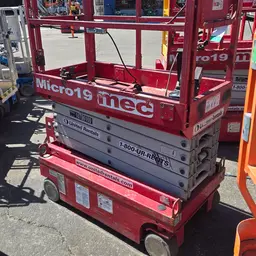 2018 MEC MICRO 19 Scissor Lift