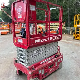 2018 MEC MICRO 19 Scissor Lift