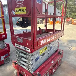 2018 MEC MICRO 19 Scissor Lift