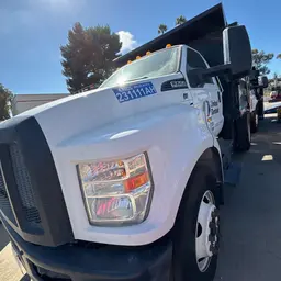 2019 Ford F-750 GAS Truck