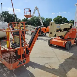 2016 JLG E450AJ Articulating Boom Lift