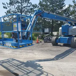 2015 Genie Z-80/60J Articulating Boom Lift