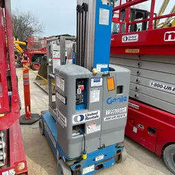 2017 Genie GR-20 Self-Propelled One-Person Lift