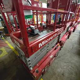 2017 MEC MICRO 19 Scissor Lift