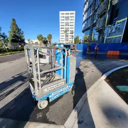 2017 Genie GR-12 Self-Propelled One-Person Lift
