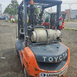 2018 Toyota 8FGU25 Warehouse Forklift