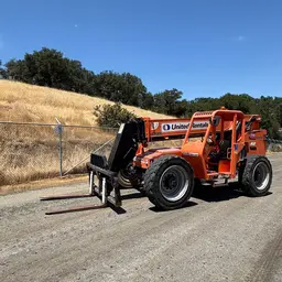 2017 SKYTRAK 8042 Forklift