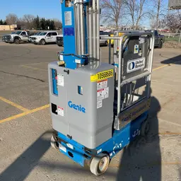 2017 Genie GR-20 Self-Propelled One-Person Lift