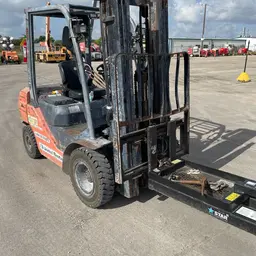 2017 Toyota 8FDU25 Warehouse Forklift