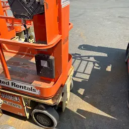 2017 JLG 1230ES Self-Propelled One-Person Lift