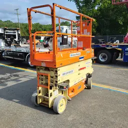 2017 JLG 2632ES Scissor Lift