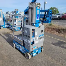 2016 Genie GR-20 Self-Propelled One-Person Lift