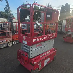 2018 MEC MICRO 19 Scissor Lift