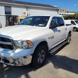 2018 Dodge 1500CREWSLTG4WD Pickup Truck