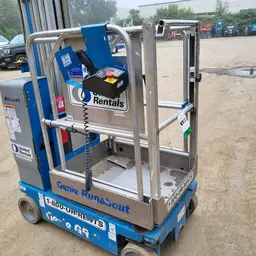 2017 Genie GR-20 Self-Propelled One-Person Lift