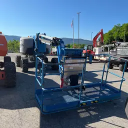 2016 Genie Z-62/40 Articulating Boom Lift