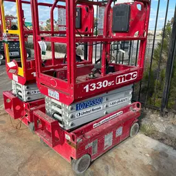 2018 MEC 1330SE Scissor Lift